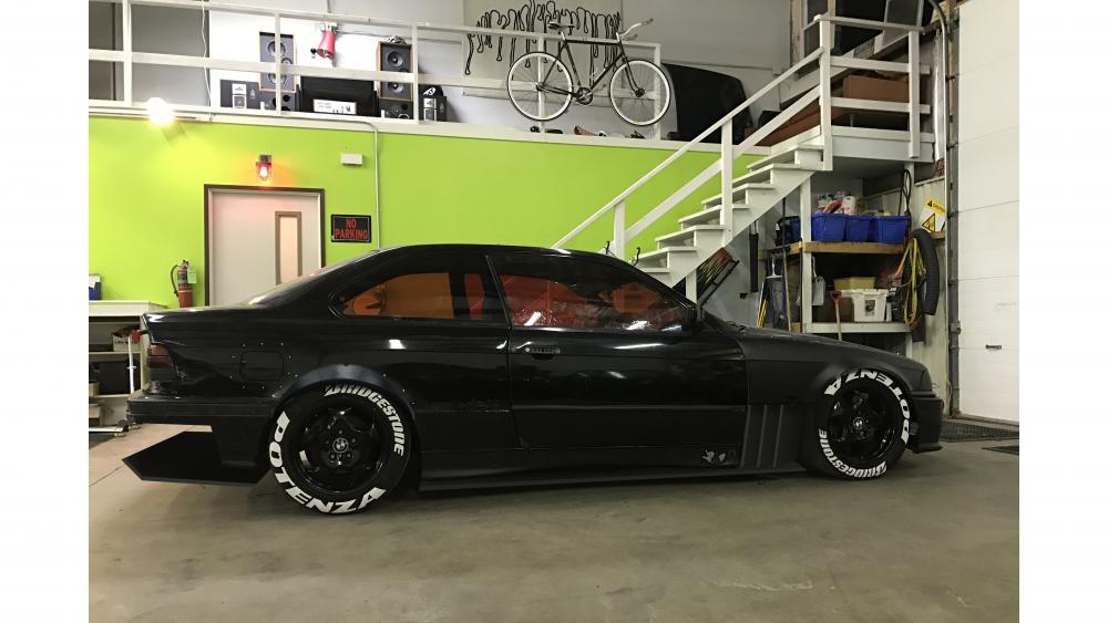 E36brainstormingPhuturisticDeathMachineSide.jpg
